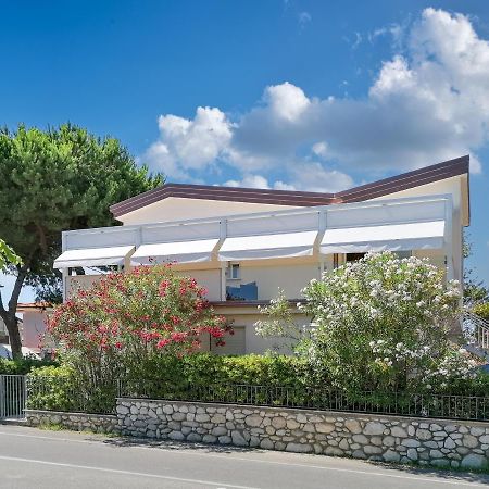 Sea Holidays Apartment Marina di Pietrasanta Ngoại thất bức ảnh