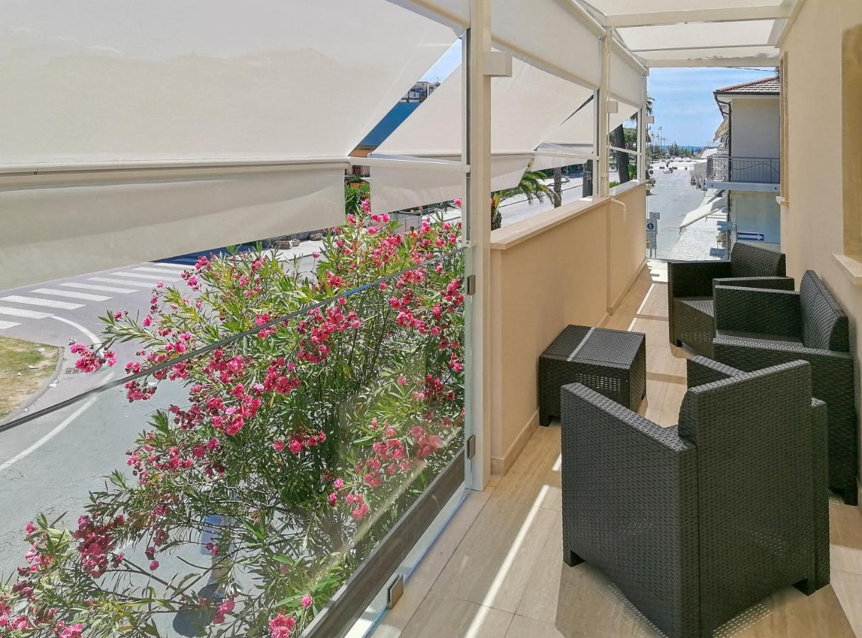 Sea Holidays Apartment Marina di Pietrasanta Ngoại thất bức ảnh